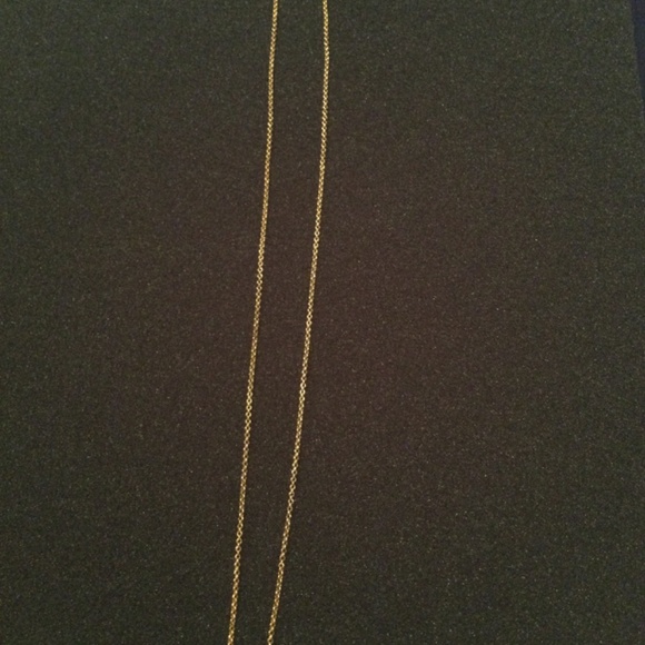 Dainty Gold Bow Necklace - Picture 3 of 3